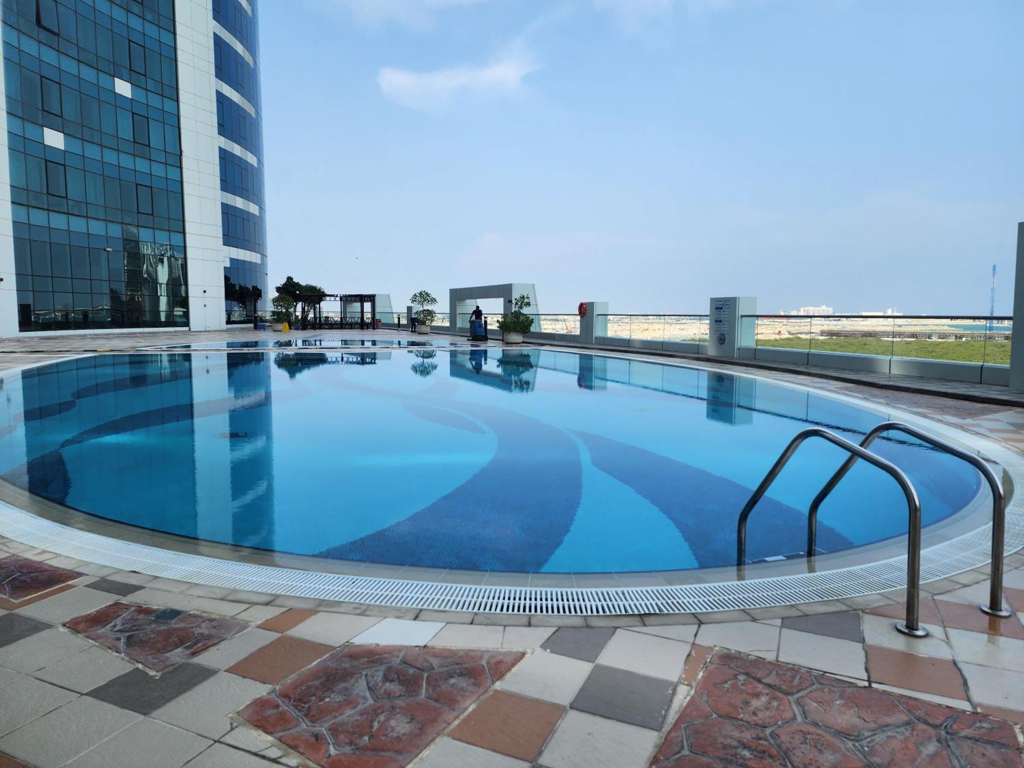 Appartamento Harf4606 Huge Water Front 1Br Apt With 2 Sofa Beds In Alreem Island Abu Dhabi Esterno foto