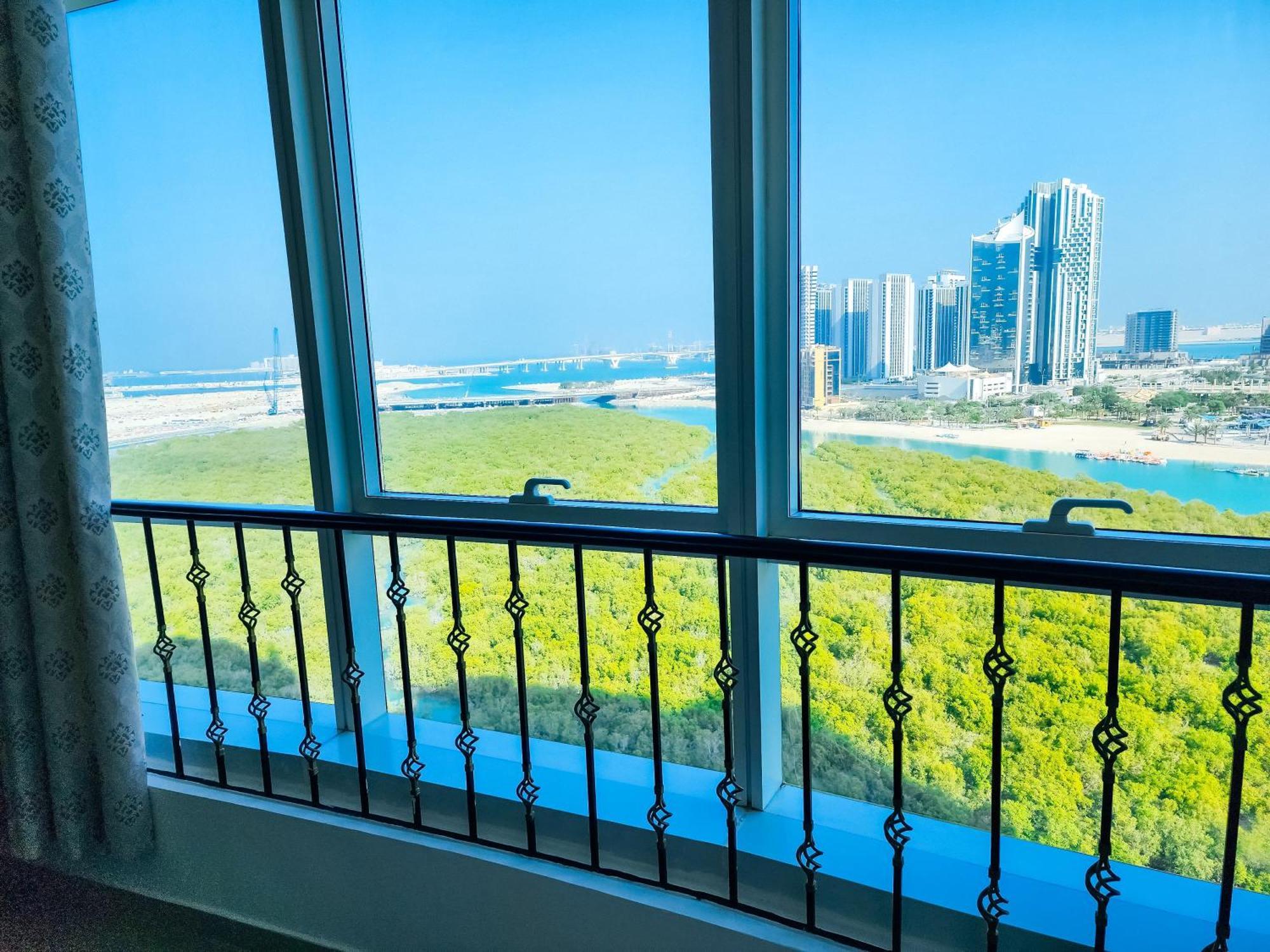 Appartamento Harf4606 Huge Water Front 1Br Apt With 2 Sofa Beds In Alreem Island Abu Dhabi Esterno foto